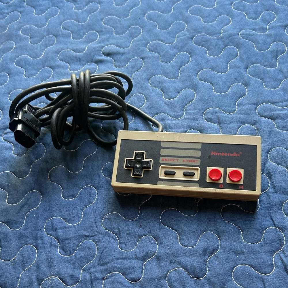 Nintendo NES-004 Corded Controller for Nintendo NES